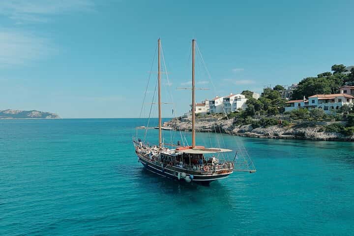 Athens Riviera Half-Day Cruise – Swim, Lunch & Drinks Included! — Full Day cruise